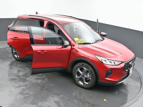 Used 2025 Ford Escape ST-Line w/ Cold Weather Package image 80