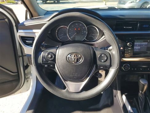 Used 2015 Toyota Corolla LE image 23