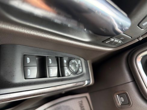 Used 2019 Chevrolet Silverado 1500 LTZ AWD/4WD image 17