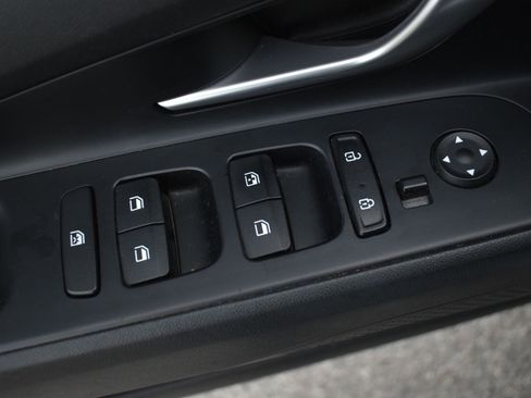 Used 2021 Hyundai Elantra SEL w/ Convenience Package image 13