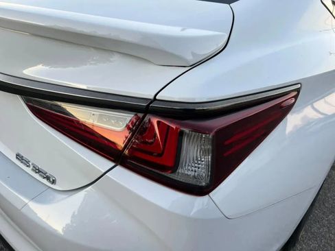 Used 2019 Lexus ES 350 F Sport w/ Accessory Package 2 FWD image 38