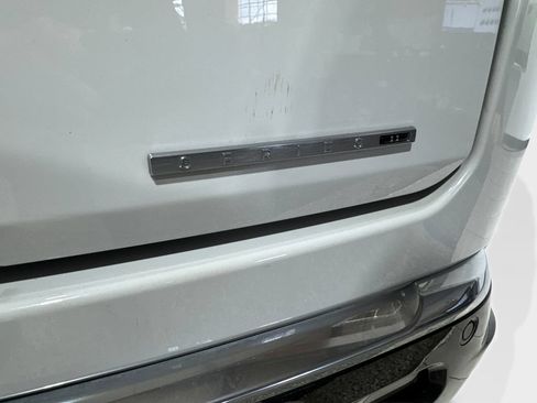 Used 2024 Jeep Wagoneer L Series II RWD image 24