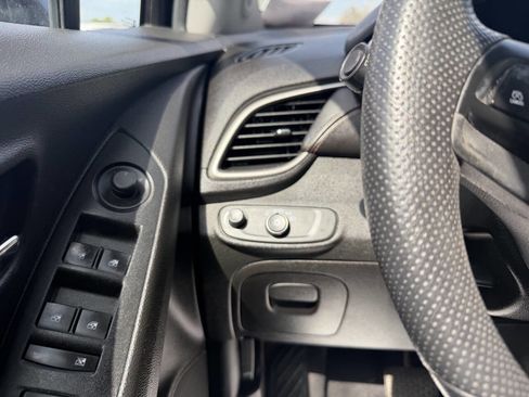 Used 2019 Chevrolet Trax LS w/ Tint and Cruise Package image 28