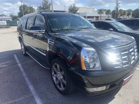 Used 2014 Cadillac Escalade ESV Luxury image 5