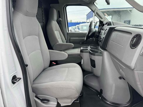Used 2013 Ford E-150 and Econoline 150 RWD image 8