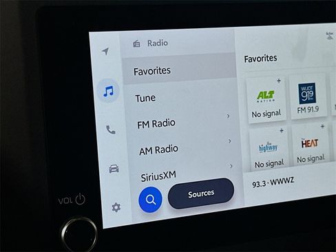 Used 2024 Toyota Tacoma TRD Off-Road image 27