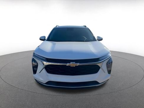 Used 2025 Chevrolet Trax LT image 4