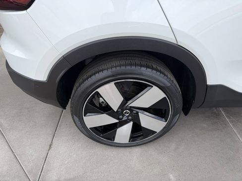 Used 2024 Volvo C40 P8 Recharge Ultimate w/ Protection Package Premier image 15