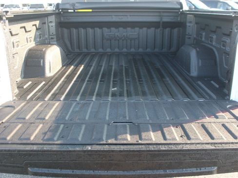 Used 2026 GMC Sierra 1500 AT4 w/ AT4 Premium Package AWD/4WD image 12