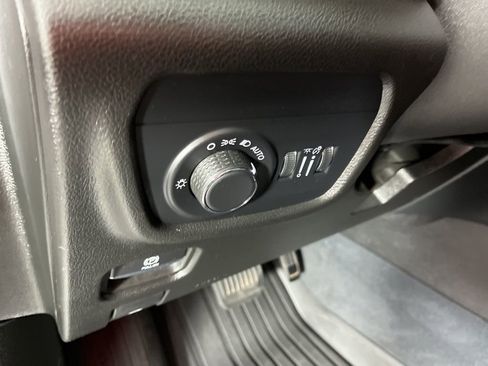 Used 2023 Jeep Grand Cherokee L Laredo w/ Luxury Tech Group I image 29