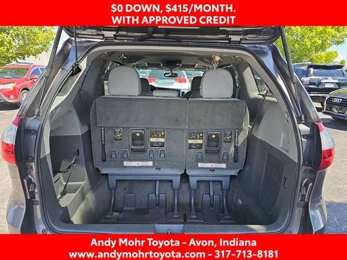 Used 2017 Toyota Sienna XLE w/ XLE Navigation Package FWD image 12