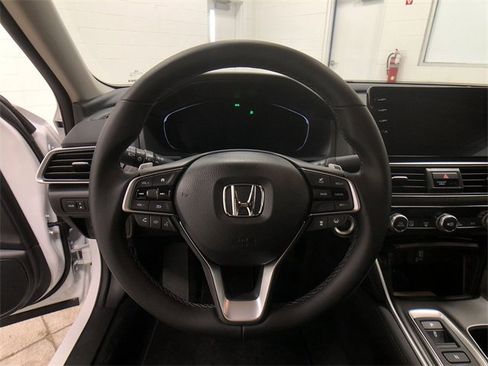 Used 2020 Honda Accord Touring image 19
