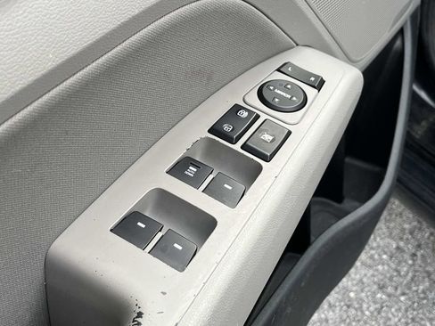 Used 2020 Hyundai Elantra SEL image 22