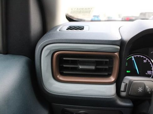 Used 2023 Ford Maverick Lariat w/ Lariat Luxury Package FWD image 8