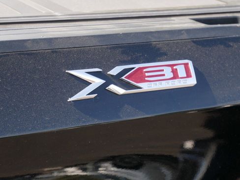 Used 2022 GMC Sierra 1500 Elevation w/ Preferred Package image 11