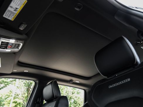 Used 2023 RAM 1500 Laramie AWD/4WD image 9