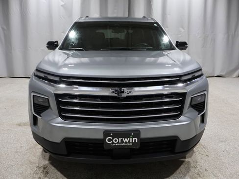 Used 2024 Chevrolet Traverse LT image 9