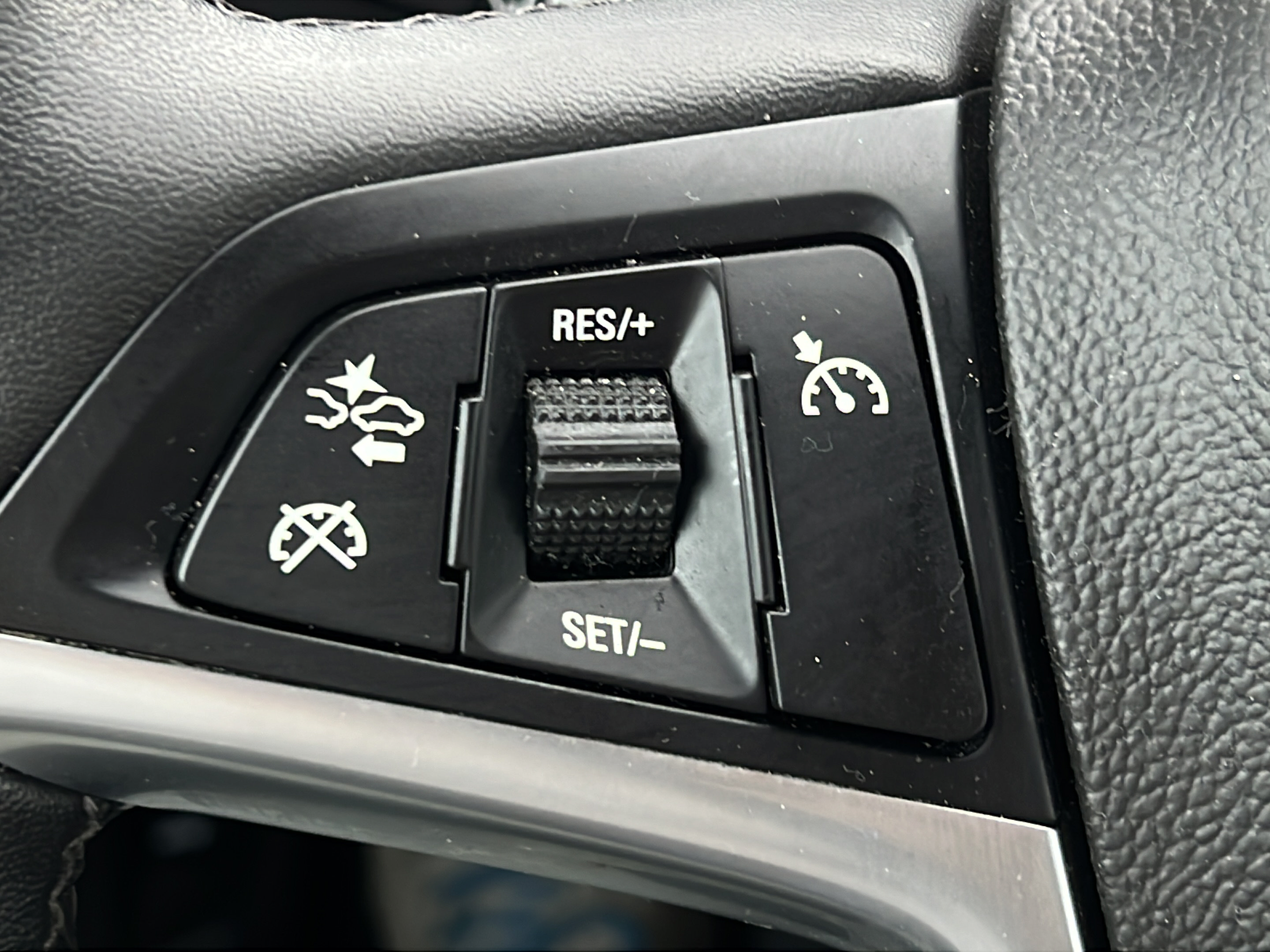 Used 2019 Buick Cascada Premium FWD image 15