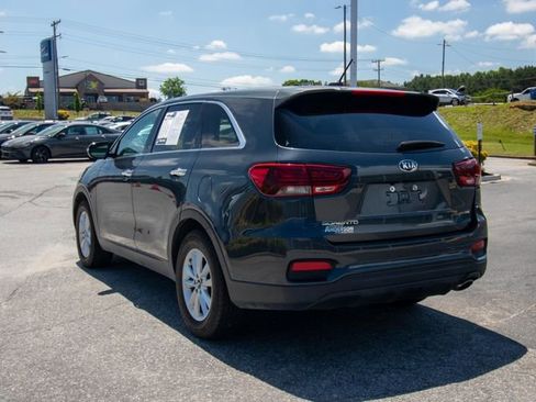 Used 2020 Kia Sorento FWD V6 image 11