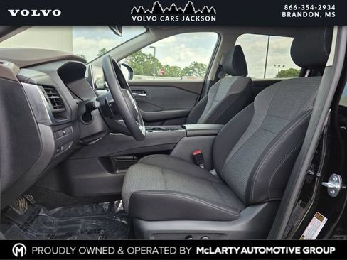 Used 2023 Nissan Rogue SV FWD image 12