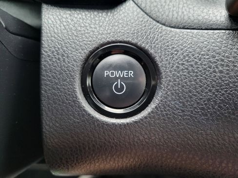 Used 2025 Toyota Camry LE image 11