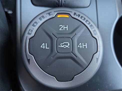 New 2025 Ford Bronco Outer Banks image 16