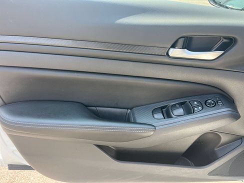 Used 2025 Nissan Altima 2.5 SV FWD image 18