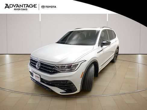 Used 2023 Volkswagen Tiguan SE R-Line AWD/4WD image 4