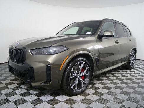 New 2026 BMW X5 xDrive50e w/ M Sport Package AWD/4WD image 7