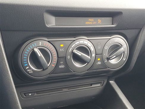 Used 2014 MAZDA MAZDA3 i Touring image 21