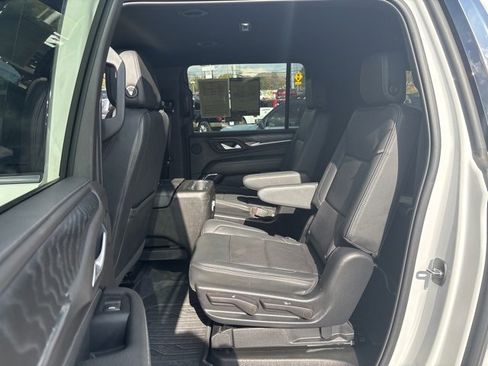 Used 2022 GMC Yukon XL Denali image 25