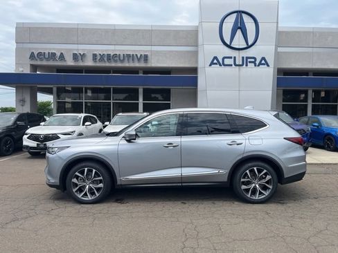 Certified 2023 Acura MDX SH-AWD w/ Technology Package image 2