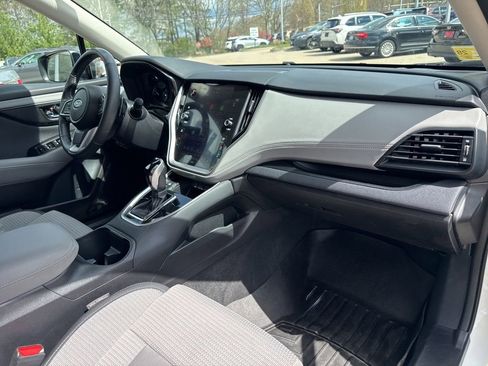 Used 2024 Subaru Outback Premium AWD/4WD image 9