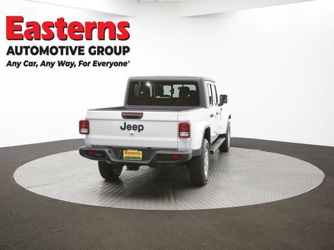 Used 2023 Jeep Gladiator Sport image 39