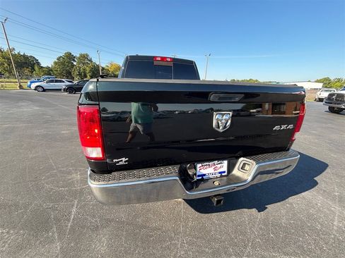 Used 2016 RAM 1500 Classic SLT image 4