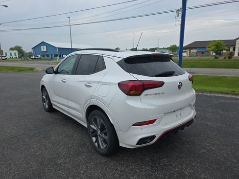 Used 2021 Buick Encore GX Essence w/ Advanced Technology Package FWD image 3