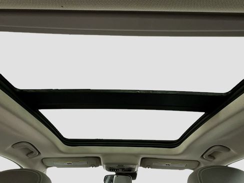 Used 2019 Chevrolet Impala Premier w/ Premier Confidence Package image 23