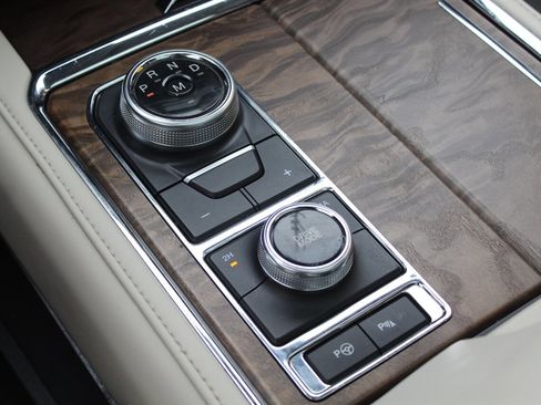 Used 2018 Ford Expedition Platinum image 8