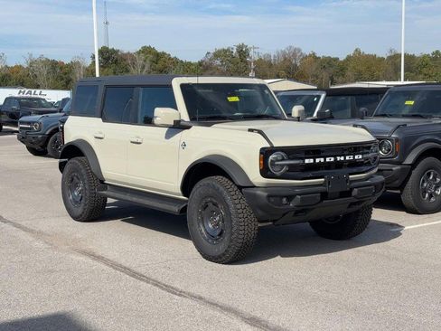 New 2025 Ford Bronco Outer Banks w/ Sasquatch Package image 11