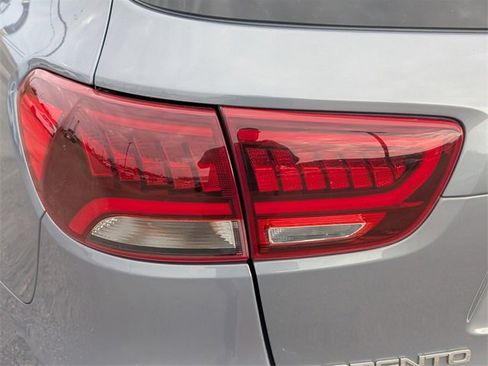 Used 2020 Kia Sorento SX image 18