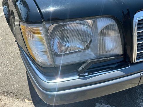 Used 1995 Mercedes-Benz E 320 Convertible image 15