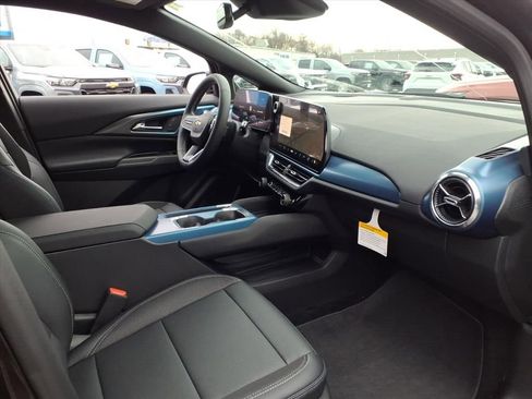 New 2026 Chevrolet Equinox EV LT image 16