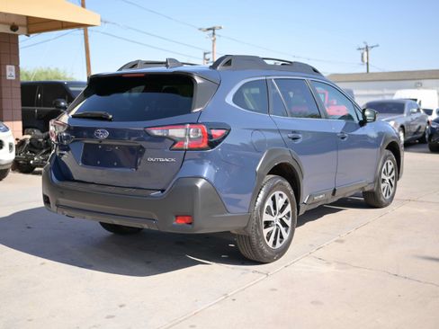 Used 2025 Subaru Outback Premium AWD/4WD image 4