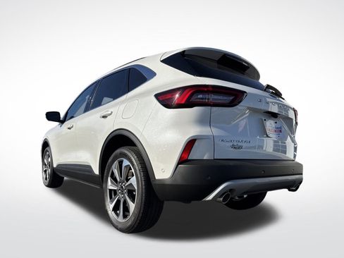 Used 2024 Ford Escape Platinum w/ Premium Technology Package image 16