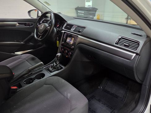 Used 2016 Volkswagen Passat 1.8T R-Line FWD image 20