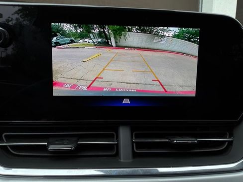 Used 2025 Chevrolet Trax LT w/ LT Convenience Package FWD image 31