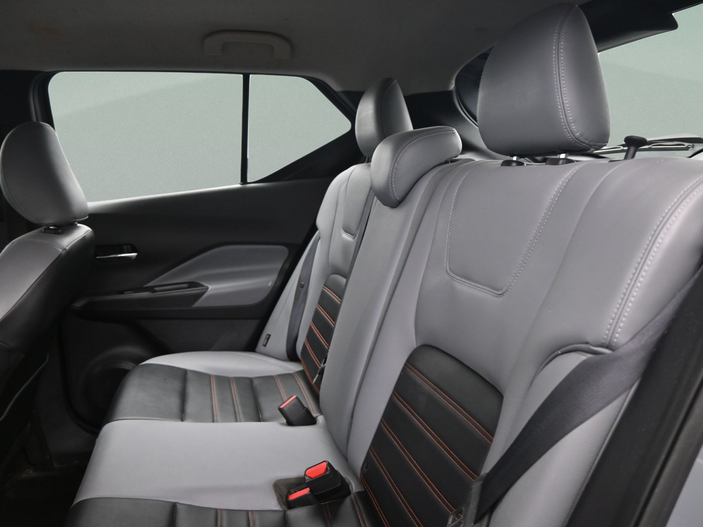 Used 2022 Nissan Kicks SR w/ Premium Package FWD image 33