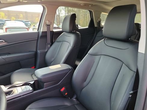 New 2026 Kia Sportage EX image 17