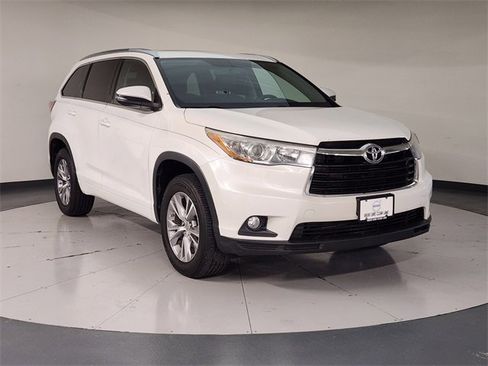Used 2015 Toyota Highlander XLE image 7