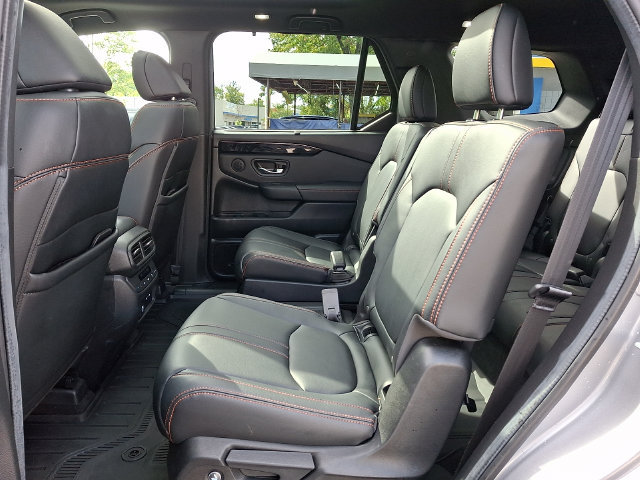 Certified 2024 Honda Pilot TrailSport image 12